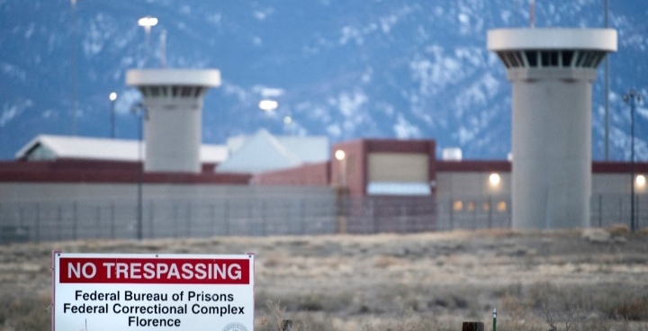 El Chapo Guzmán es trasladado a la prisión más segura de EE.UU.