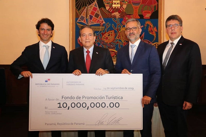 Cortizo entrega cheque de $10 millones para el Fondo de Promoción Turística