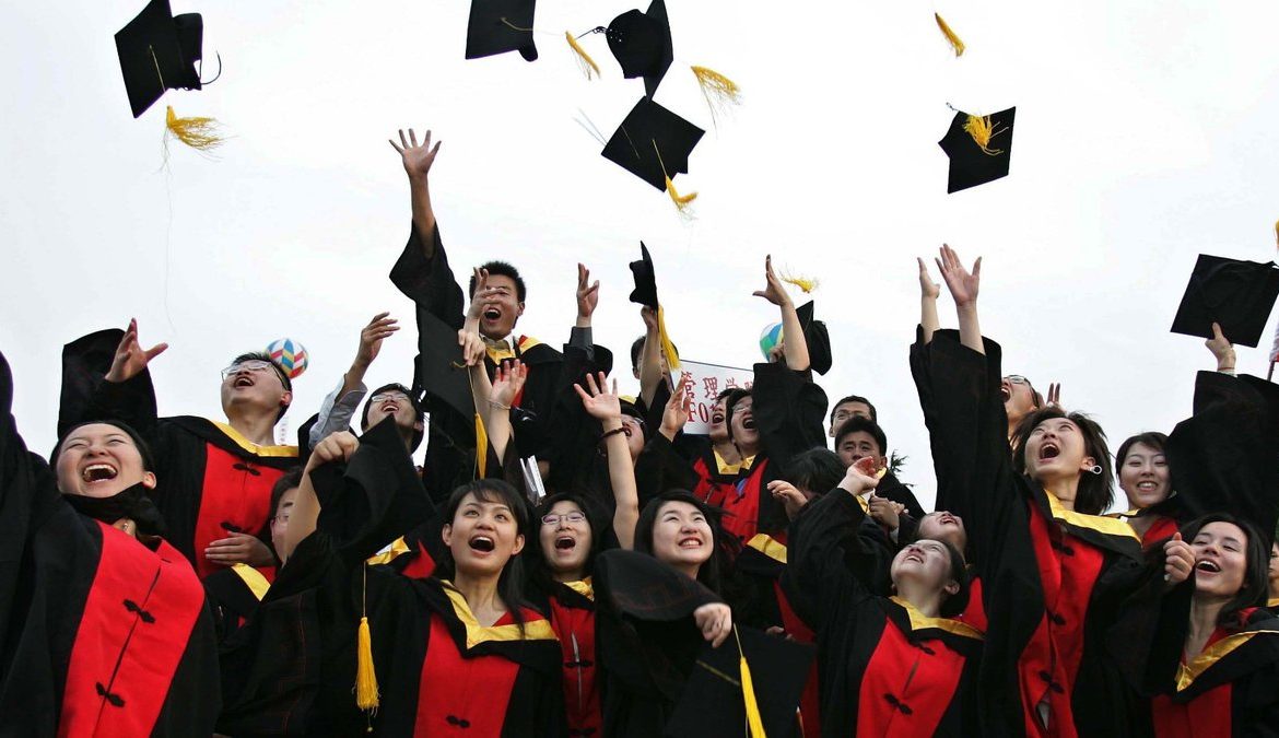 EEUU dice que recibe de buena gana a estudiantes chinos "legítimos"