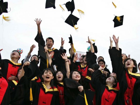 EEUU dice que recibe de buena gana a estudiantes chinos "legítimos"