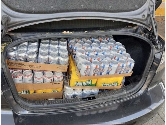 Chino llevaba el maletero del auto cargado en cervezas