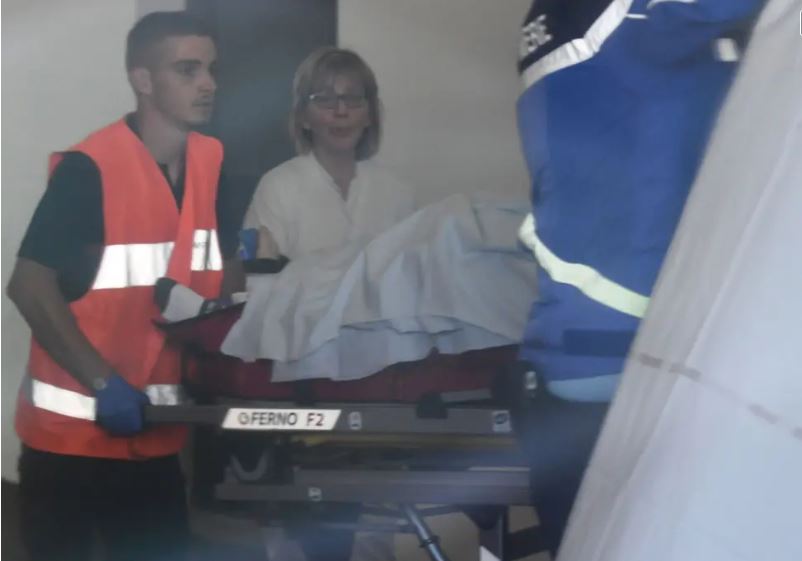 Chris Froome es trasladado a un hospital tras una caída antes de una etapa del Dauphiné