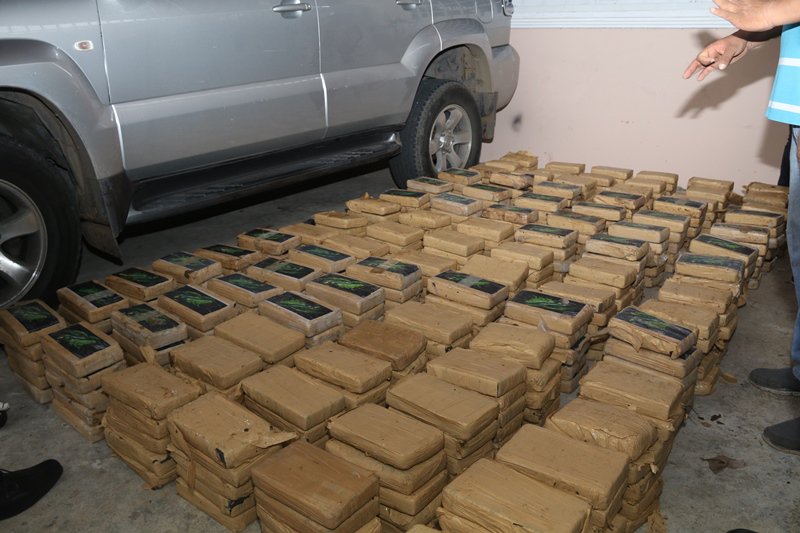Decomisan 591 paquetes de droga en residencia de Brisas del Golf