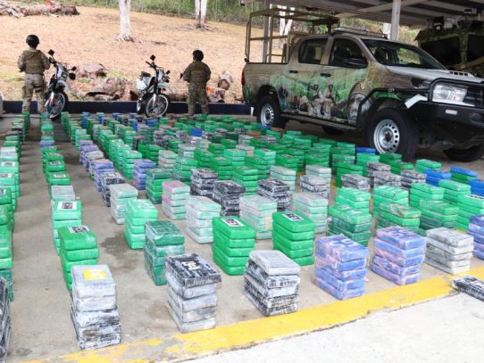 Incautan 1,076 paquetes de supuesta droga en Guna Yala