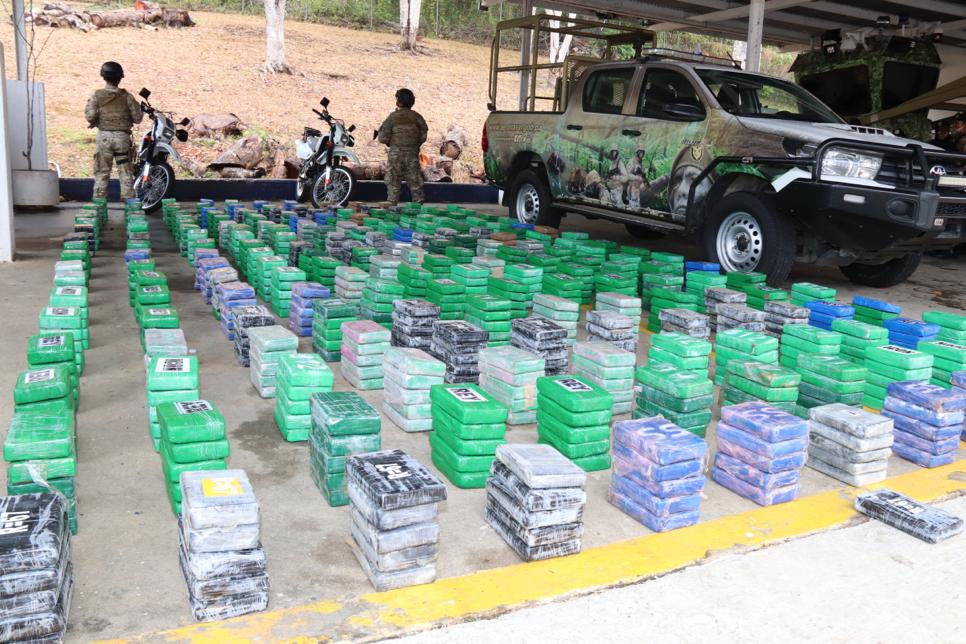 Incautan 1,076 paquetes de supuesta droga en Guna Yala