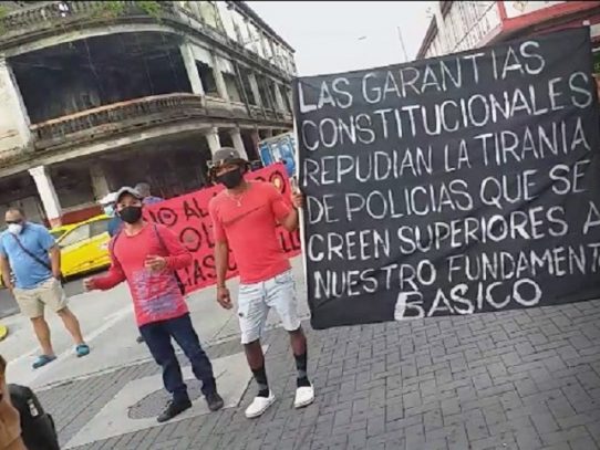 Pescadores protestan en Colón por agresión contra uno de sus compañeros