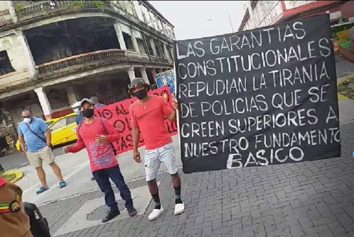 Pescadores protestan en Colón por agresión contra uno de sus compañeros