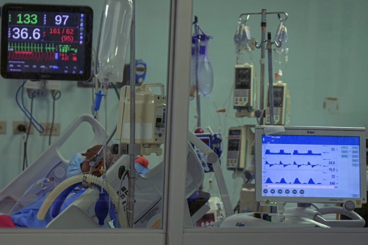 Al menos 808 personas se mantienen hospitalizadas a causa del Covid-19 en Panamá