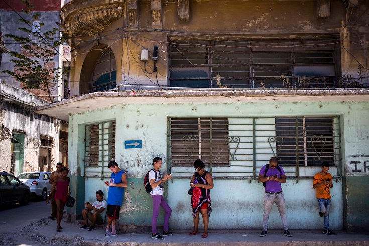 Cuba expande el acceso a internet en casas y negocios privados