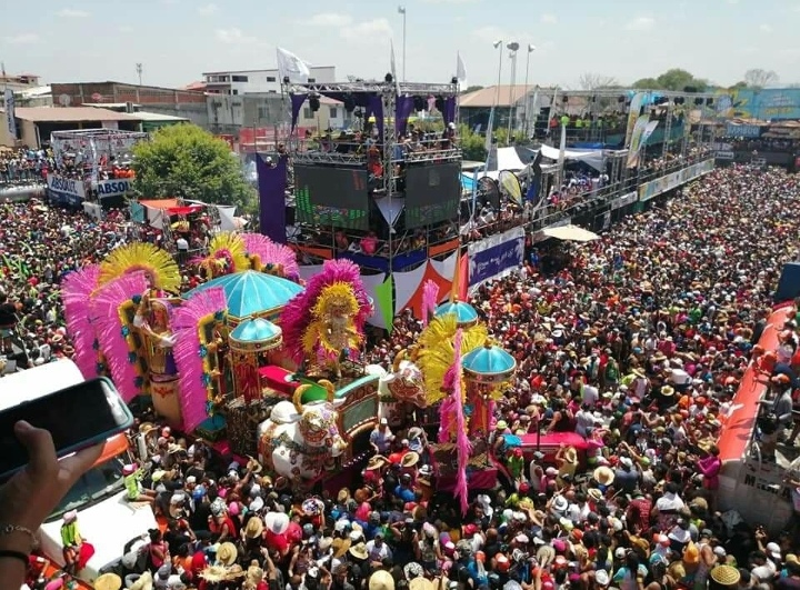 Ministro de Salud anuncia la suspensión de los carnavales de 2021