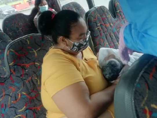 Mujer da a luz en un bus en La Chorrera