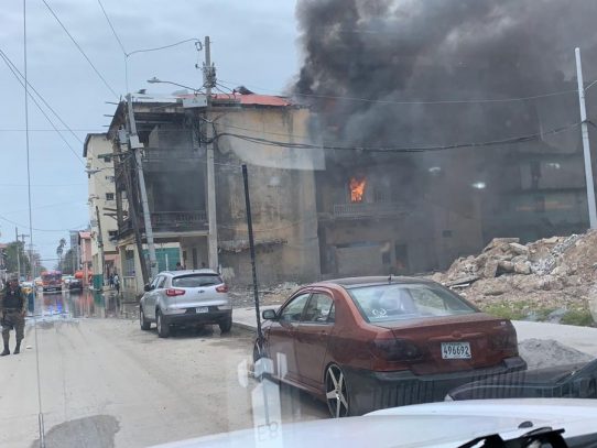 Incendio en caserón en la provincia de Colón