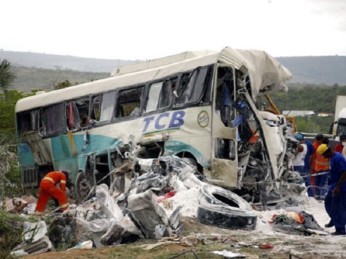 Doce muertos en un accidente de autobús en Indonesia tras disputa con un pasajero