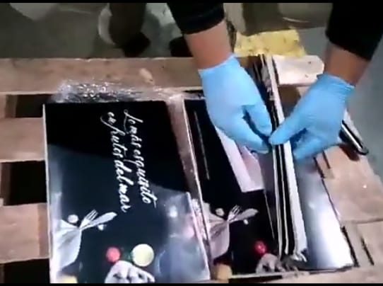 Traficaban supuesta cocaína en libros de recetas de cocina