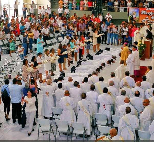 Ulloa ordenó a 15 nuevos diáconos permanentes en la Iglesia Católica panameña