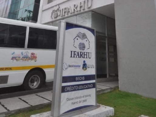  IFARHU anunció el reinicio de pago de becas