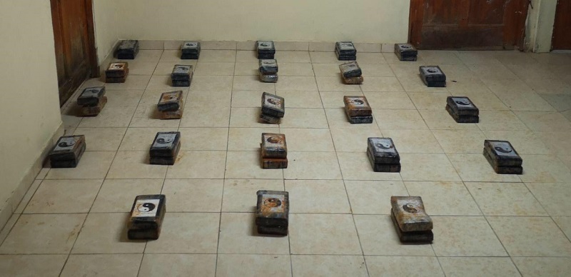 Incautan 46 paquetes de presunta droga en Playón Chico