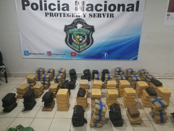 PN encontró 227 paquetes de cocaína en medio de matorral en Pedasí