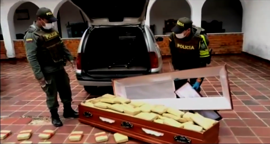 Encuentran 300 kilos de marihuana dentro de ataúd en Colombia