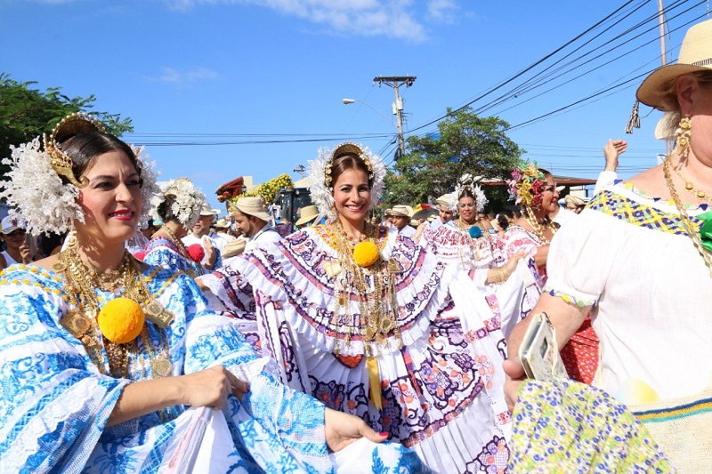 Desfile de las Mil Polleras se realizará en Las Tablas como lo establece la Ley