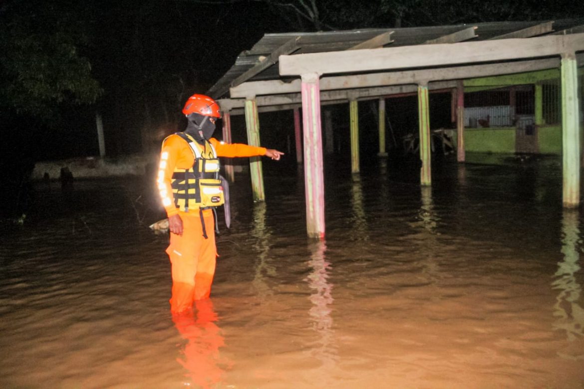 Se desborda el río Chico en Natá causando afectaciones