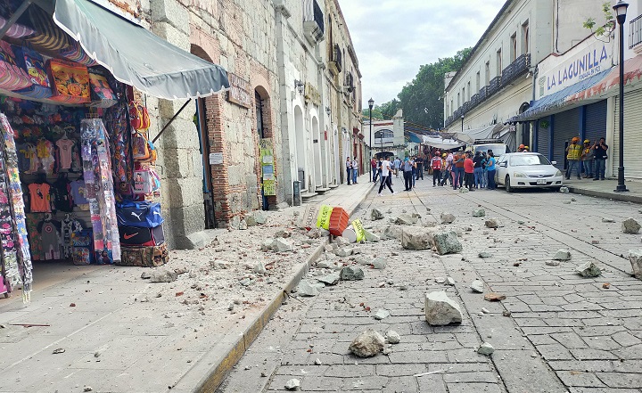 Sube a siete la cifra de muertos por potente sismo en México