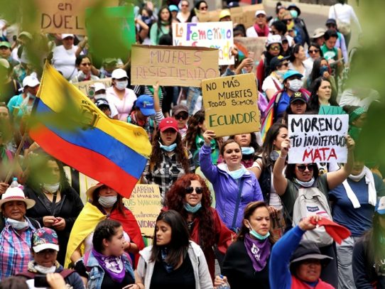 Mujeres indígenas marchan en Quito en medio de nuevos focos de violencia