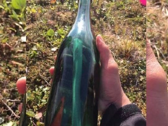 Hallan en Alaska mensaje en una botella 50 años después de que un marinero ruso lo envió
