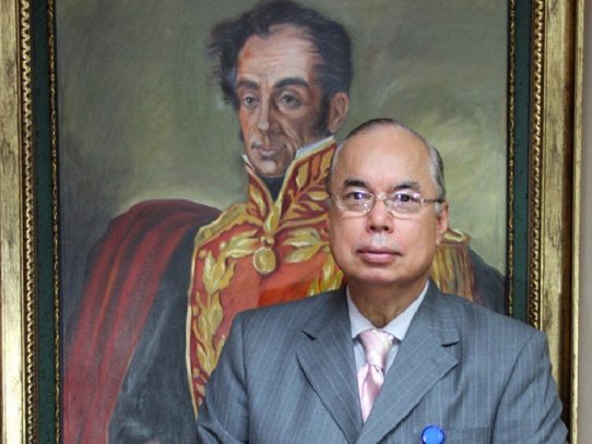 Enrique Lau Cortés es designado director de la CSS