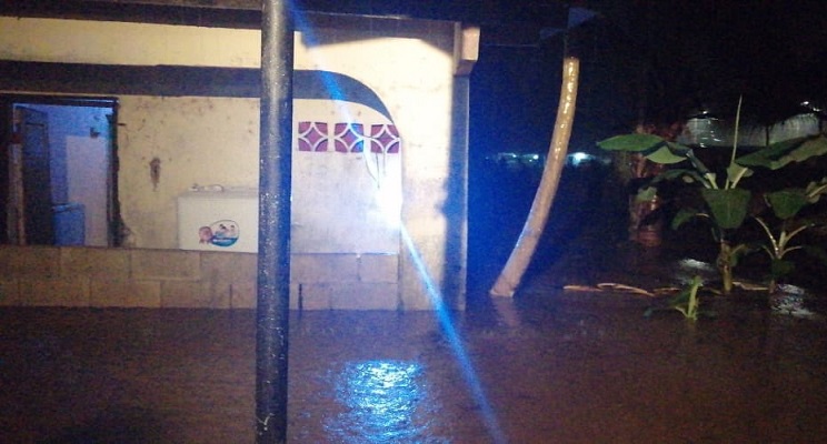 Al menos 30 viviendas afectadas tras fuertes lluvias en Colón