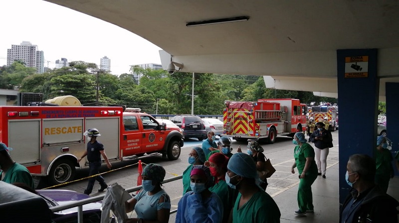 Evacuan edificio del Complejo Hospitalario de la CSS por derrame químico