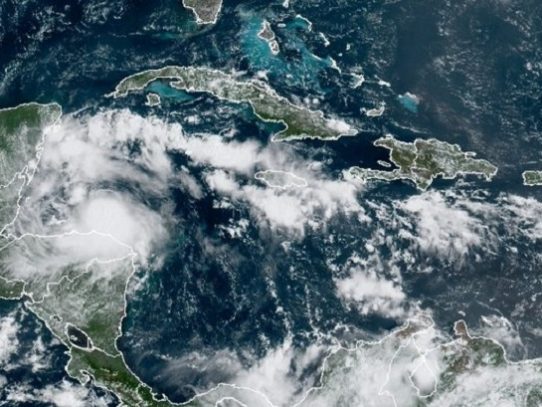 Norte de Centroamérica en alerta por embestida de tormenta tropical Nana