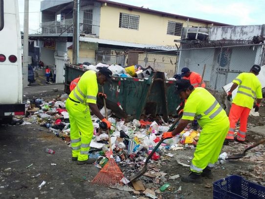 Revisalud continúa recolección de basura pese a falta de fondos
