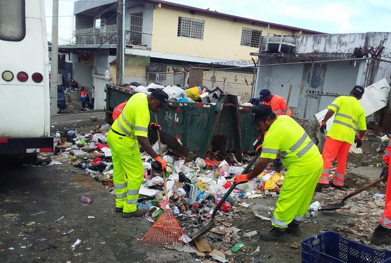 Revisalud continúa recolección de basura pese a falta de fondos