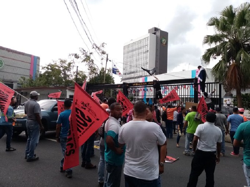 Suntracs, Frenadeso y FAD a las calles, piden constituyente originaria