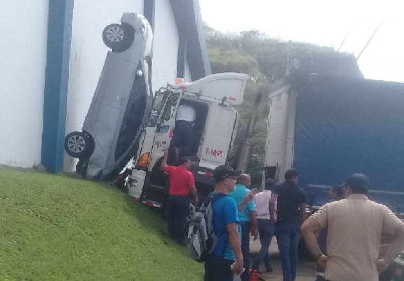 Conductor de camión en Milla tuvo un accidente cerebrovascular mientras conducía