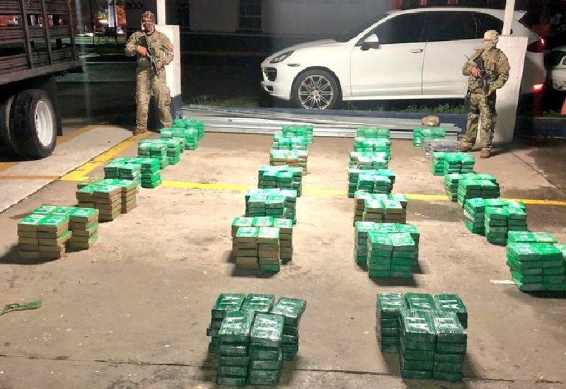Decomisan  2,250 paquetes con sustancia ilícita en Costa Abajo de Colón
