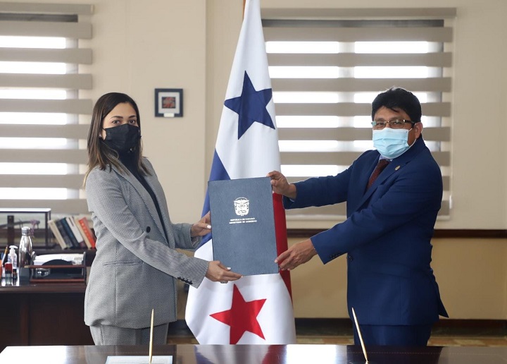 Toma posesión Alexis Alvarado como nuevo gobernador de Guna Yala