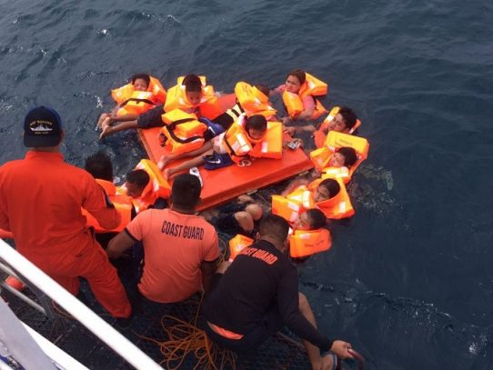 Decenas de personas rescatadas tras accidente de ferry en Filipinas
