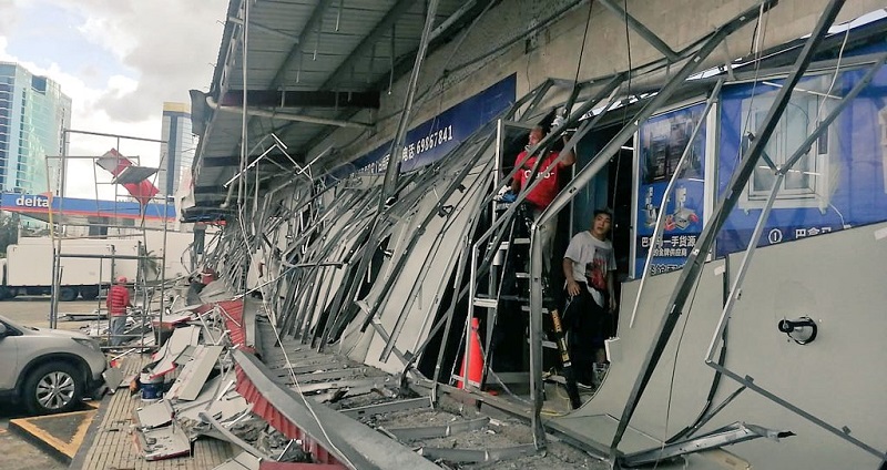 Un herido por desprendimiento de techo en centro comercial en El Dorado