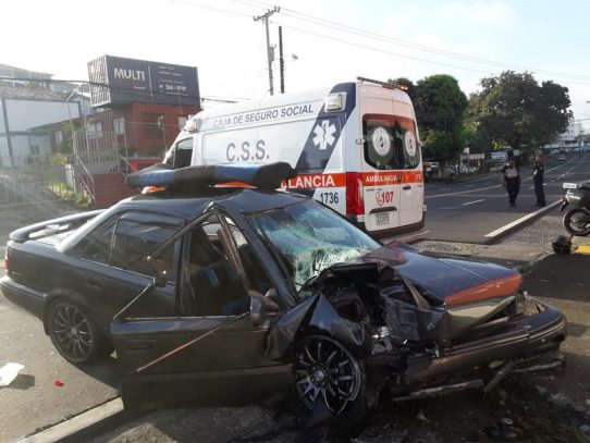 Accidente vehicular en la vía Fernández de Córdoba deja varios lesionados