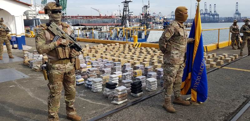 Senan incauta más de mil paquetes de presunta droga cerca de Isla Chapera