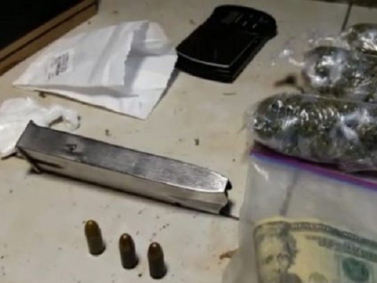 Encuentran droga, arma y dinero en caserón abandonado en Colón