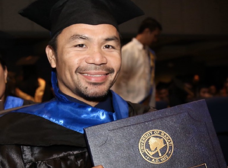 Manny Pacquiao se graduó de Ciencia Política