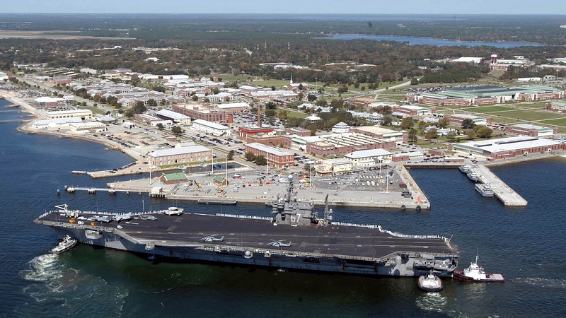 Dos muertos y varios heridos en una base naval de EEUU