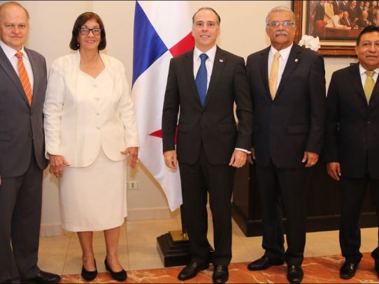 Embajadores del país en Paraguay, Chile, Nicaragua, Bolivia y Qatar toman posesión