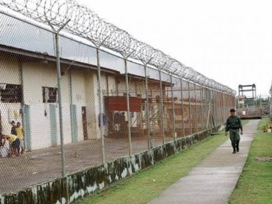 Rebaja de pena y prisión domiciliaria beneficia a 923 privados de libertad