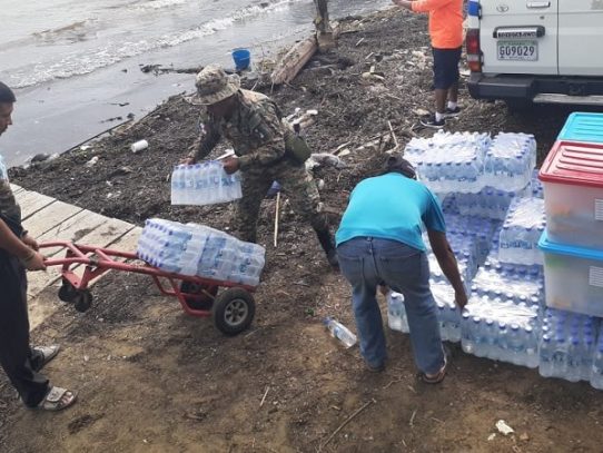 Distribuyen ayuda humanitaria  a comunidades afectadas por oleaje en Guna Yala