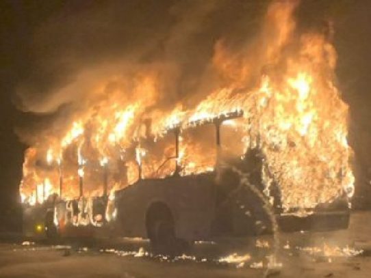 Metrobús se incendia en el Corredor Norte