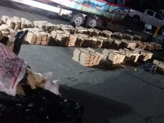 Decomisan más de mil paquetes de droga a bordo de una lancha en Darién